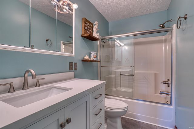 1722 W New Hope Road, Boonville, IN 47601