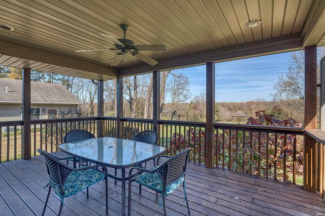 1722 W New Hope Road, Boonville, IN 47601