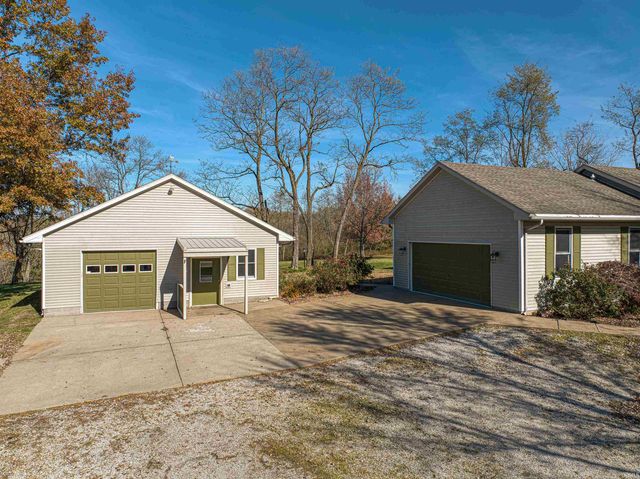1722 W New Hope Road, Boonville, IN 47601