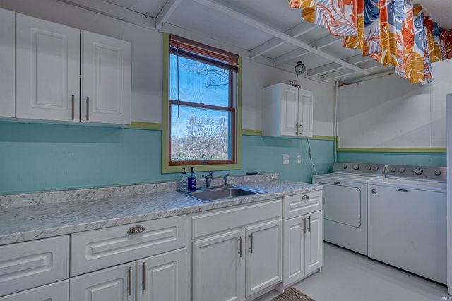 1722 W New Hope Road, Boonville, IN 47601