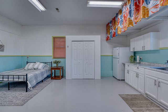 1722 W New Hope Road, Boonville, IN 47601