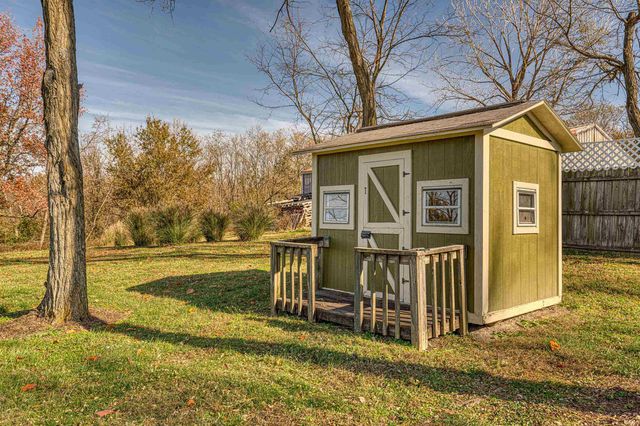 1722 W New Hope Road, Boonville, IN 47601