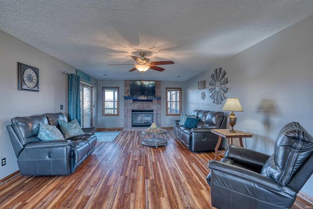 1722 W New Hope Road, Boonville, IN 47601