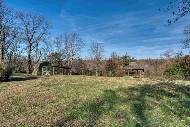 1722 W New Hope Road, Boonville, IN 47601