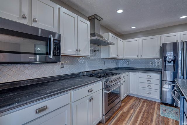 1722 W New Hope Road, Boonville, IN 47601