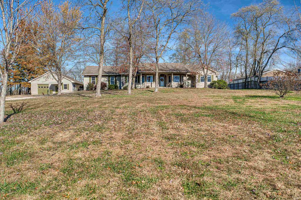 1722 W New Hope Road, Boonville, IN 47601