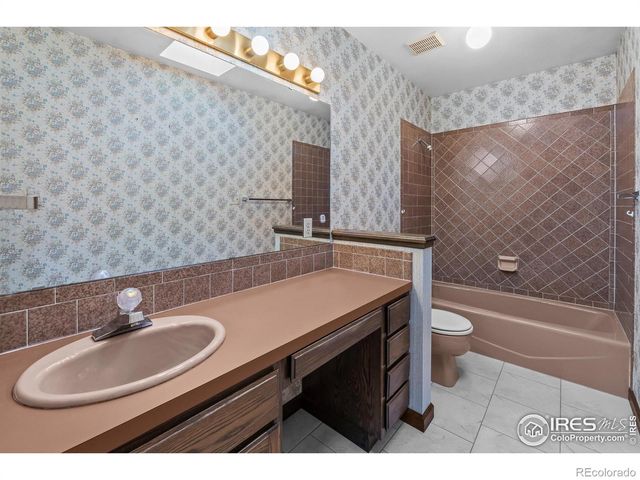 1001 43rd Avenue 24, Greeley, CO 80634