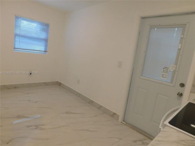 2230 NW 58th St B, Miami, FL 33142