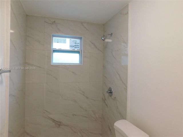 2230 NW 58th St B, Miami, FL 33142