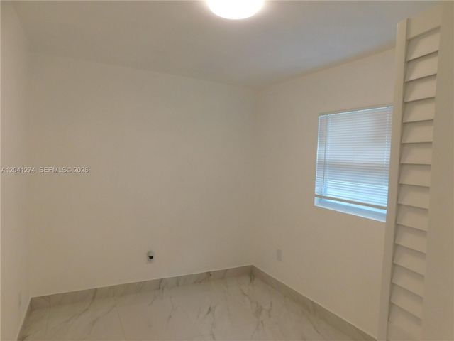 2230 NW 58th St B, Miami, FL 33142