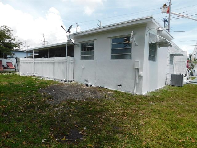 2230 NW 58th St B, Miami, FL 33142