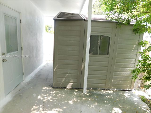 2230 NW 58th St B, Miami, FL 33142