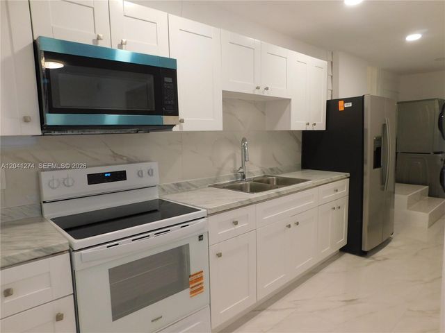 2230 NW 58th St B, Miami, FL 33142
