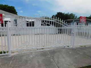 2230 NW 58th St B, Miami, FL 33142