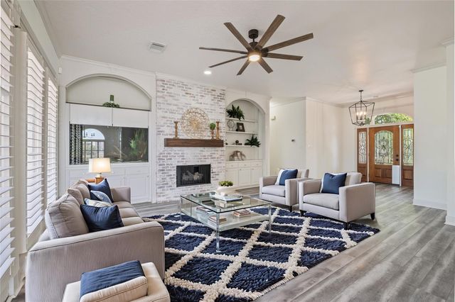 204 Leisure Lane, Friendswood, TX 77546