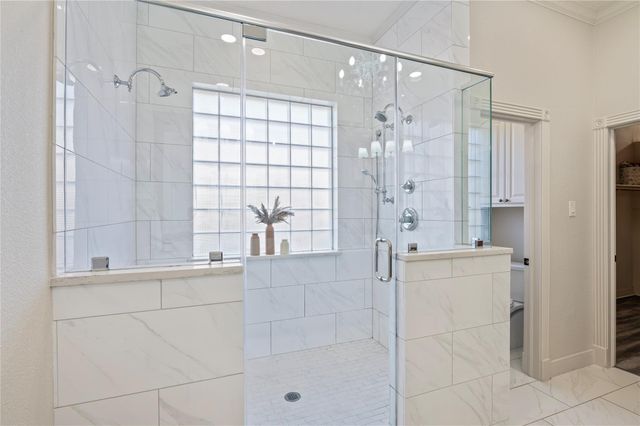 204 Leisure Lane, Friendswood, TX 77546