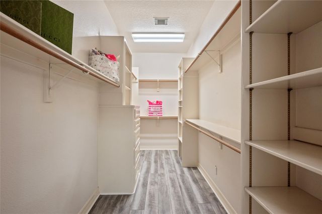 204 Leisure Lane, Friendswood, TX 77546