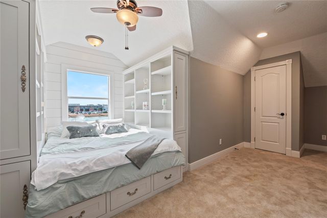 204 Leisure Lane, Friendswood, TX 77546