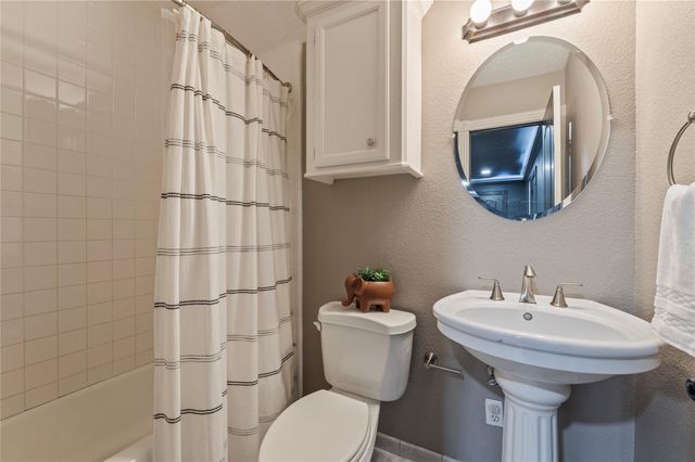 204 Leisure Lane, Friendswood, TX 77546