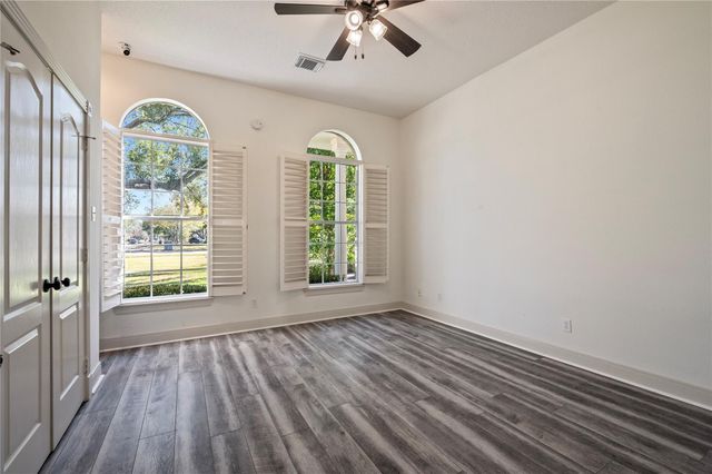 204 Leisure Lane, Friendswood, TX 77546