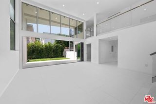 621 N Kings Road 2, West Hollywood, CA 90048