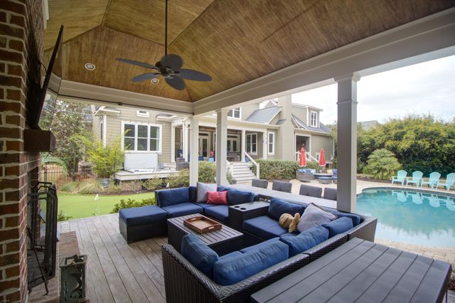 2065 Willbrook Lane, Mount Pleasant, SC 29466