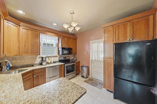 1117 Balltown Road, Niskayuna, NY 12309