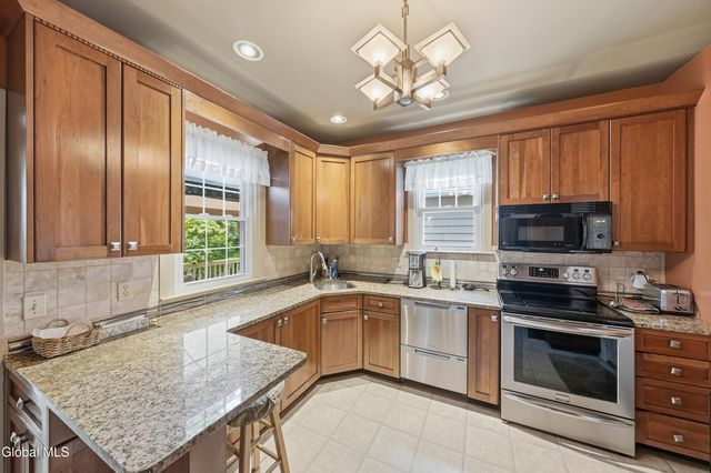 1117 Balltown Road, Niskayuna, NY 12309