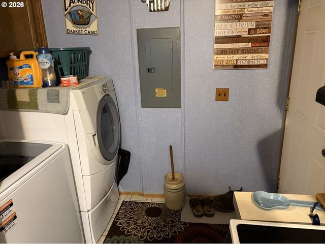 503 OLD PIONEER Rd, Sutherlin, OR 97479