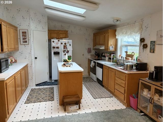 503 OLD PIONEER Rd, Sutherlin, OR 97479