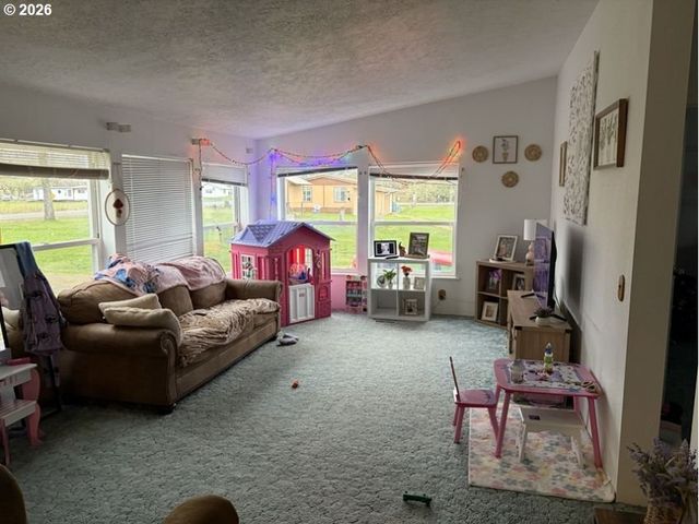 503 OLD PIONEER Rd, Sutherlin, OR 97479