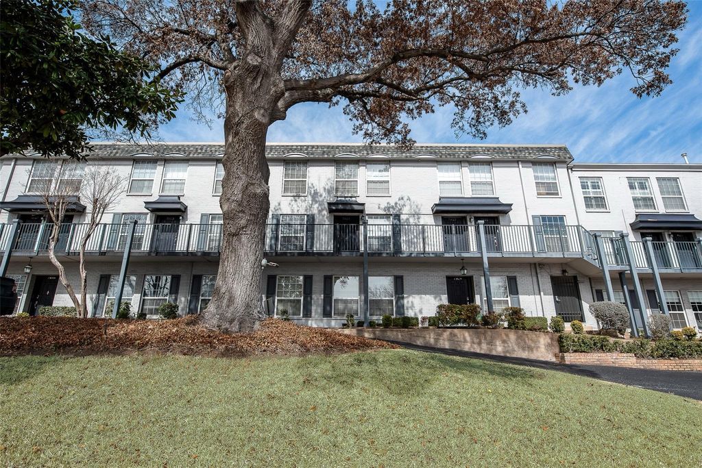 7815 Royal Lane 7815, Dallas, TX 75230