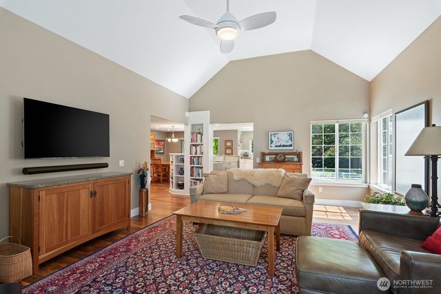 4603 San Juan Avenue, Anacortes, WA 98221