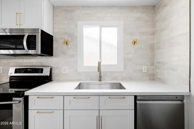 8301 E CRESTWOOD Way, Scottsdale, AZ 85250
