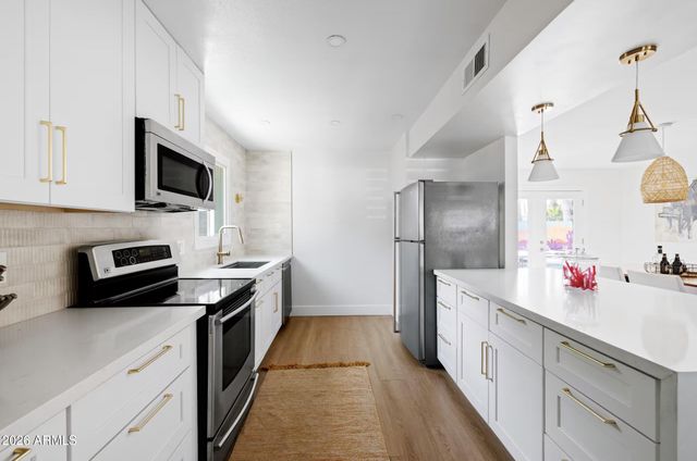 8301 E CRESTWOOD Way, Scottsdale, AZ 85250