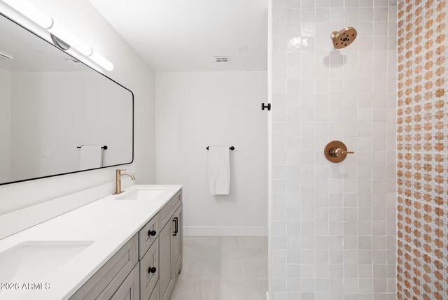 8301 E CRESTWOOD Way, Scottsdale, AZ 85250
