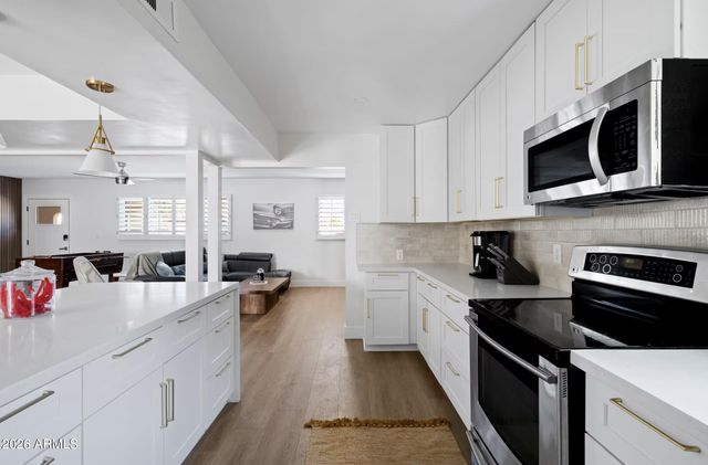 8301 E CRESTWOOD Way, Scottsdale, AZ 85250