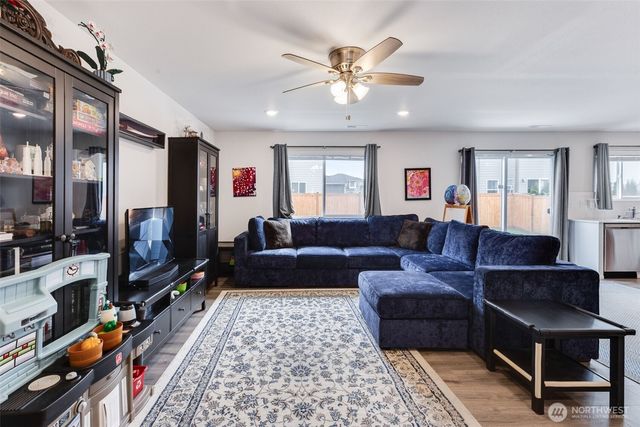 19821 E 136th Avenue, Graham, WA 98338