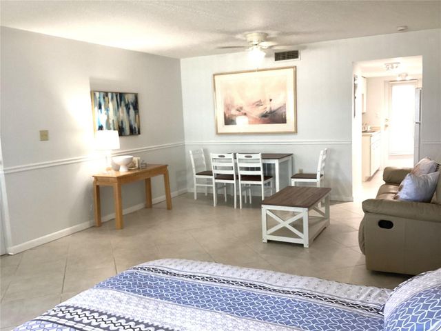 7701 STARKEY ROAD 703, Seminole, FL 33777