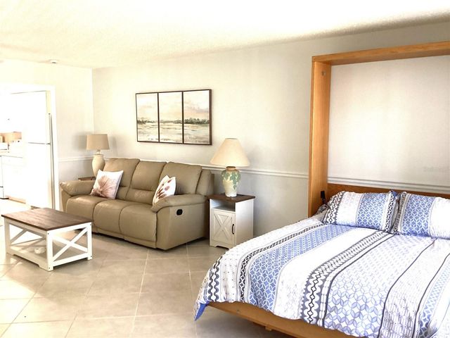 7701 STARKEY ROAD 703, Seminole, FL 33777