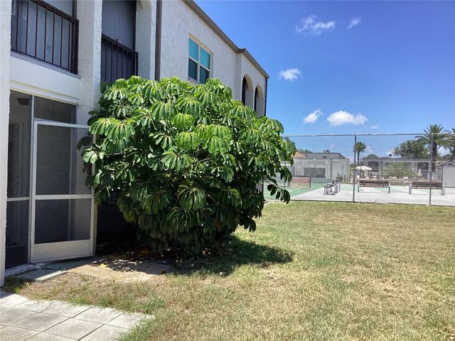 7701 STARKEY ROAD 703, Seminole, FL 33777