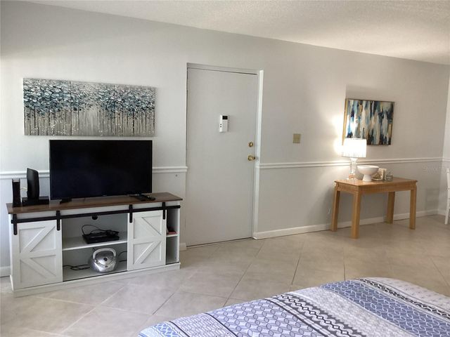 7701 STARKEY ROAD 703, Seminole, FL 33777