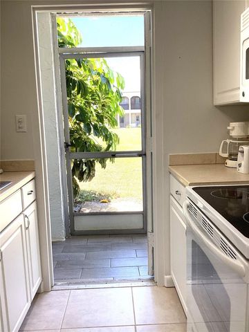7701 STARKEY ROAD 703, Seminole, FL 33777