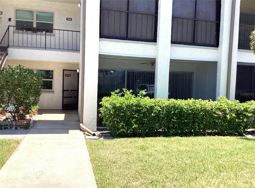 7701 STARKEY ROAD 703, Seminole, FL 33777