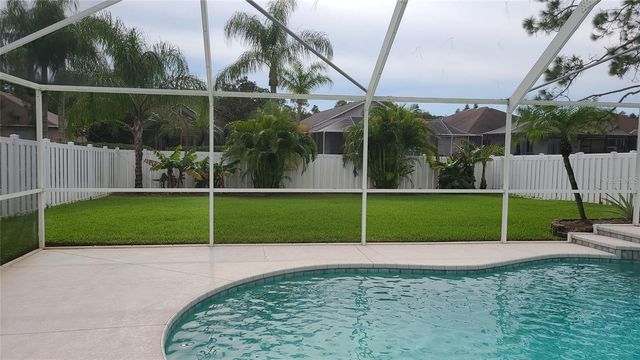 12518 SPARKLEBERRY ROAD, Tampa, FL 33626
