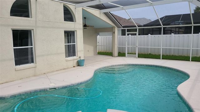 12518 SPARKLEBERRY ROAD, Tampa, FL 33626