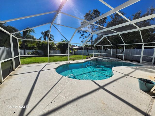 12518 SPARKLEBERRY ROAD, Tampa, FL 33626
