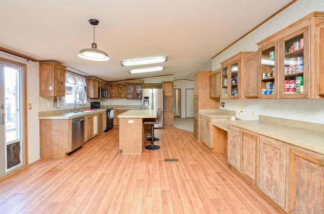 5440 W 7th Street, Sheridan, TX 77475