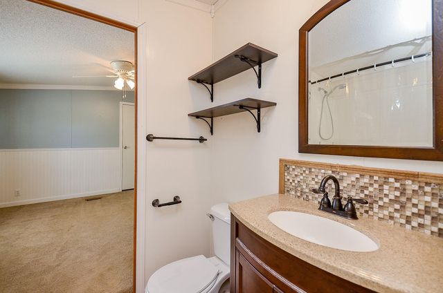 5440 W 7th Street, Sheridan, TX 77475