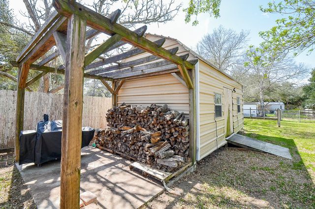 5440 W 7th Street, Sheridan, TX 77475